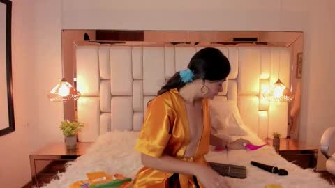 abril_cooper11 online show from October 2, 2025, 2:51 am