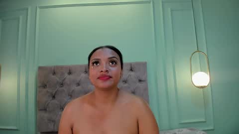 Snapshot of abril_jones10 chatting on January 22, 2025, 11:43 pm Abril jones online show from January 22, 2025, 11:43 pm