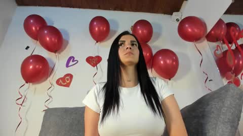 Snapshot of abril_jones10 chatting on February 14, 2025, 3:54 am Abril jones online show from February 14, 2025, 3:54 am