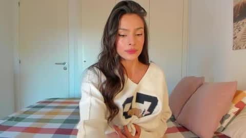 Snapshot of abrilhelena8 chatting on October 2, 2025, 8:43 am Helena online show from October 2, 2025, 8:43 am