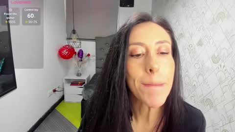 Snapshot of abrillee1 chatting on March 7, 2025, 8:33 pm ABRIL online show from March 7, 2025, 8:33 pm