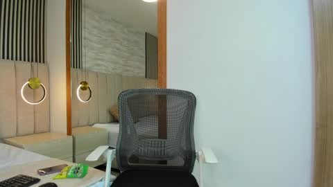 Natalia online show from April 12, 2026, 3:33 am