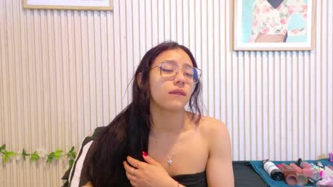 abrilmirren online show from April 5, 2026, 11:18 am