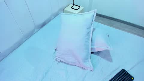 Snapshot of abrilsonne chatting on February 16, 2025, 6:32 pm AbrilSonne online show from February 16, 2025, 6:32 pm