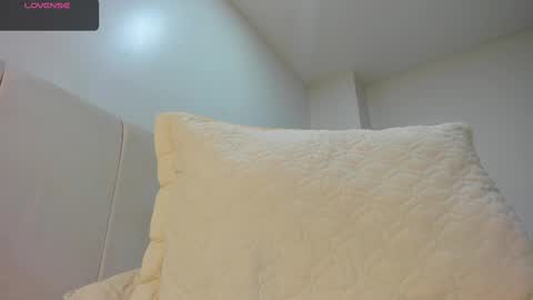 Snapshot of abrilsonne chatting on February 28, 2025, 12:54 am AbrilSonne online show from February 28, 2025, 12:54 am