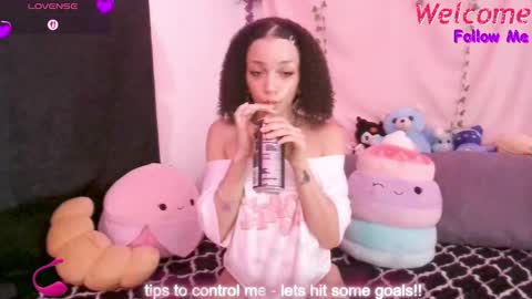 Snapshot of abruisedpeach chatting on November 5, 2025, 4:12 am Peach online show from November 5, 2025, 4:12 am