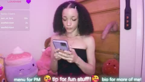 Peach online show from March 5, 2026, 4:30 am