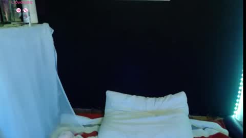 Absenta vert online show from March 7, 2026, 10:40 pm