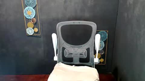 Miss Sophie online show from November 16, 2025, 12:33 pm