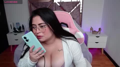 Snapshot of aby_luna_ chatting on October 25, 2025, 4:57 pm aby_luna_ online show from October 25, 2025, 4:57 pm