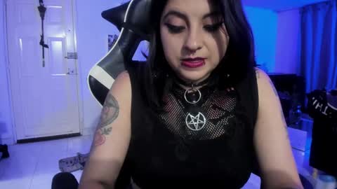 Snapshot of acid_alice666 chatting on October 1, 2025, 3:23 am Alice online show from October 1, 2025, 3:23 am