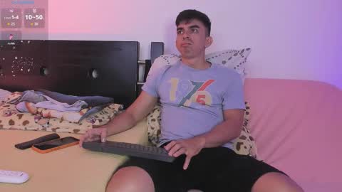 centric independent model   online show from January 6, 2026, 9:39 pm