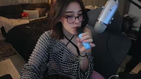 Lana 3 online show from December 4, 2025, 11:13 pm