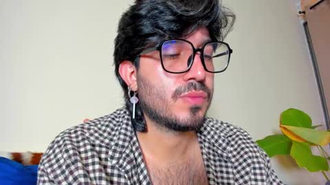 Snapshot of ackerman_eren_ chatting on February 11, 2025, 1:41 pm R. online show from February 11, 2025, 1:41 pm