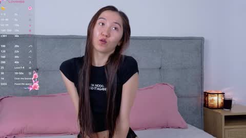 Akia online show from September 11, 2025, 1:11 pm