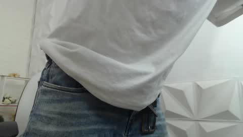 Snapshot of adam_evehotroom chatting on January 23, 2025, 1:51 am adam_evehotroom online show from January 23, 2025, 1:51 am