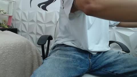 Snapshot of adam_evehotroom chatting on February 22, 2025, 6:08 pm adam_evehotroom online show from February 22, 2025, 6:08 pm