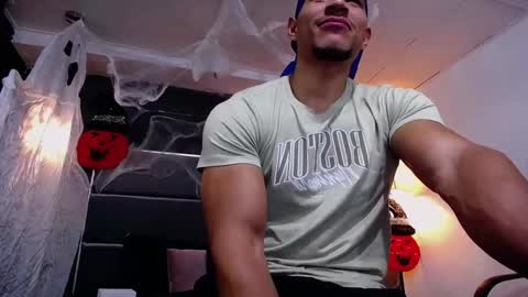 adam_fit19cm online show from November 3, 2025, 1:56 pm