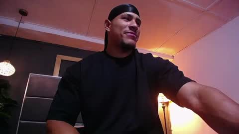 adam_fit19cm online show from April 13, 2026, 2:22 pm