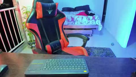 Snapshot of adam_valencia chatting on October 3, 2025, 2:08 am Adam Valencia online show from October 3, 2025, 2:08 am