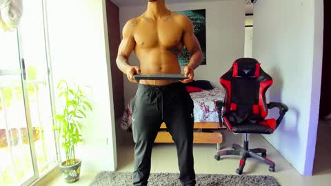 Snapshot of adam_valencia chatting on October 3, 2025, 4:48 pm Adam Valencia online show from October 3, 2025, 4:48 pm