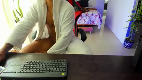 Snapshot of adam_valencia chatting on October 22, 2025, 2:06 pm Adam Valencia online show from October 22, 2025, 2:06 pm