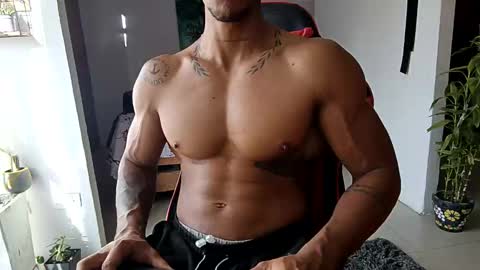 Snapshot of adam_valencia chatting on November 17, 2025, 8:47 pm Adam Valencia online show from November 17, 2025, 8:47 pm