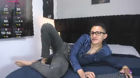 adam_walker_1 online show from June 24, 2026, 3:33 pm