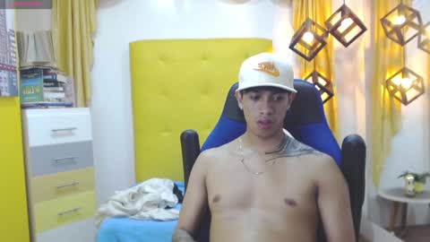 Snapshot of adamcoox chatting on January 24, 2025, 9:17 am Adam online show from January 24, 2025, 9:17 am