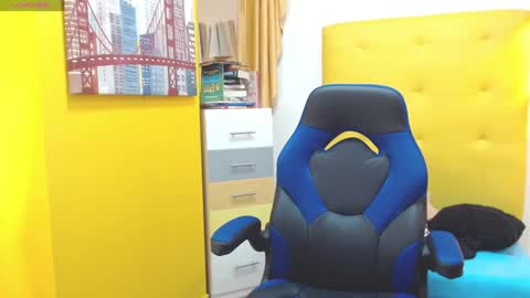 Snapshot of adamcoox chatting on January 26, 2025, 3:03 pm Adam online show from January 26, 2025, 3:03 pm