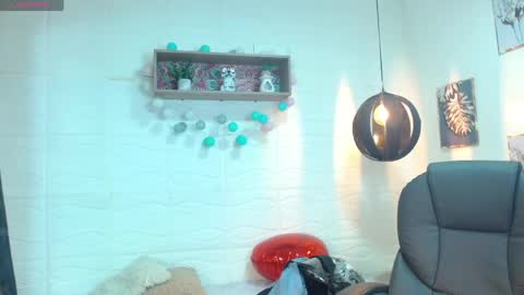 Adam online show from April 7, 2026, 9:15 pm