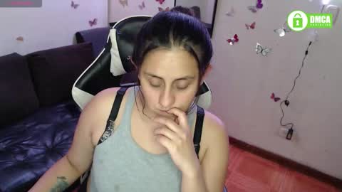 Snapshot of adams_mel chatting on November 13, 2025, 1:26 am adams_mel online show from November 13, 2025, 1:26 am