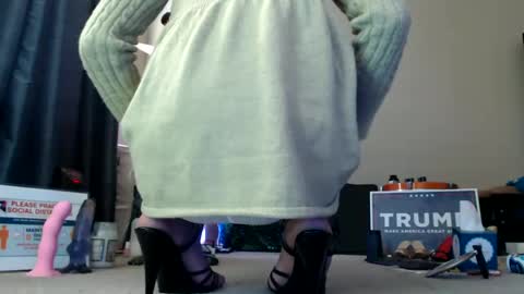 Snapshot of adamseve777 chatting on January 17, 2025, 6:02 pm TaylorSexbot online show from January 17, 2025, 6:02 pm