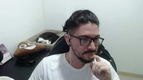 Snapshot of adamussutekh chatting on October 24, 2025, 10:33 am Adam online show from October 24, 2025, 10:33 am