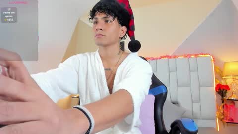 Adan Oriol online show from December 3, 2025, 4:09 am