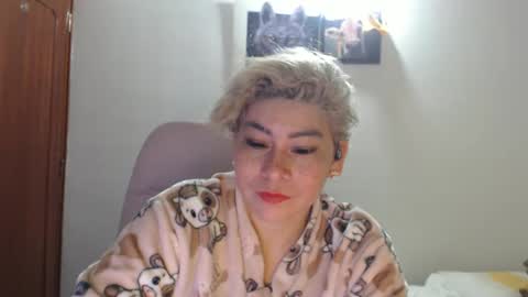 Snapshot of adan_romanoff chatting on November 6, 2025, 7:31 am adan_romanoff online show from November 6, 2025, 7:31 am