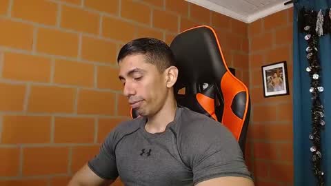 Snapshot of adan_sin1 chatting on January 18, 2025, 2:44 pm Adan Sin online show from January 18, 2025, 2:44 pm