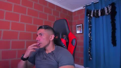 Snapshot of adan_sin1 chatting on March 8, 2025, 4:17 pm Adan Sin online show from March 8, 2025, 4:17 pm