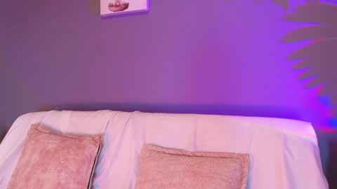  Adara Johnson  online show from April 13, 2026, 11:48 am