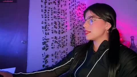 Adara online show from February 26, 2025, 6:54 pm