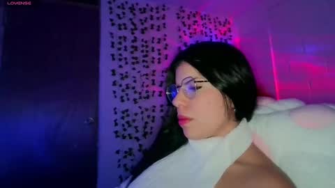 Adara online show from November 9, 2025, 11:03 pm