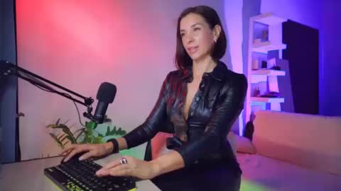 Snapshot of addictsqueen chatting on October 12, 2025, 9:52 am ADDICTION online show from October 12, 2025, 9:52 am