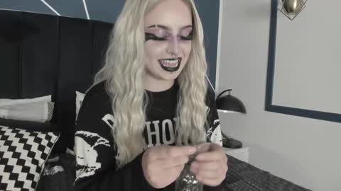 Ade  online show from January 30, 2025, 11:02 pm