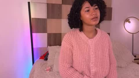 Andrea online show from November 17, 2025, 12:00 pm