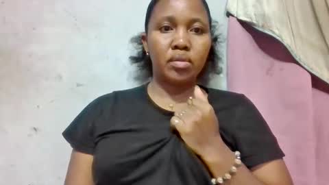 adelealy online show from May 21, 2026, 2:29 am