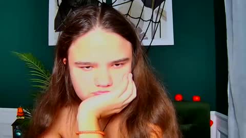 adelecruzz online show from October 31, 2025, 8:26 am