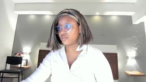 Adele  online show from November 27, 2025, 12:07 pm