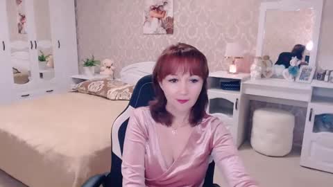 AdeleMoran online show from December 1, 2024, 6:52 pm