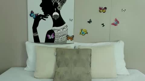 Adele Smithh online show from November 22, 2025, 11:42 am