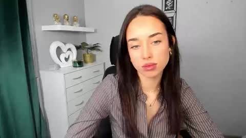 Snapshot of adelesolo chatting on February 18, 2026, 6:53 am Adele online show from February 18, 2026, 6:53 am